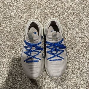 Grey Under Armour Tennis Shoes